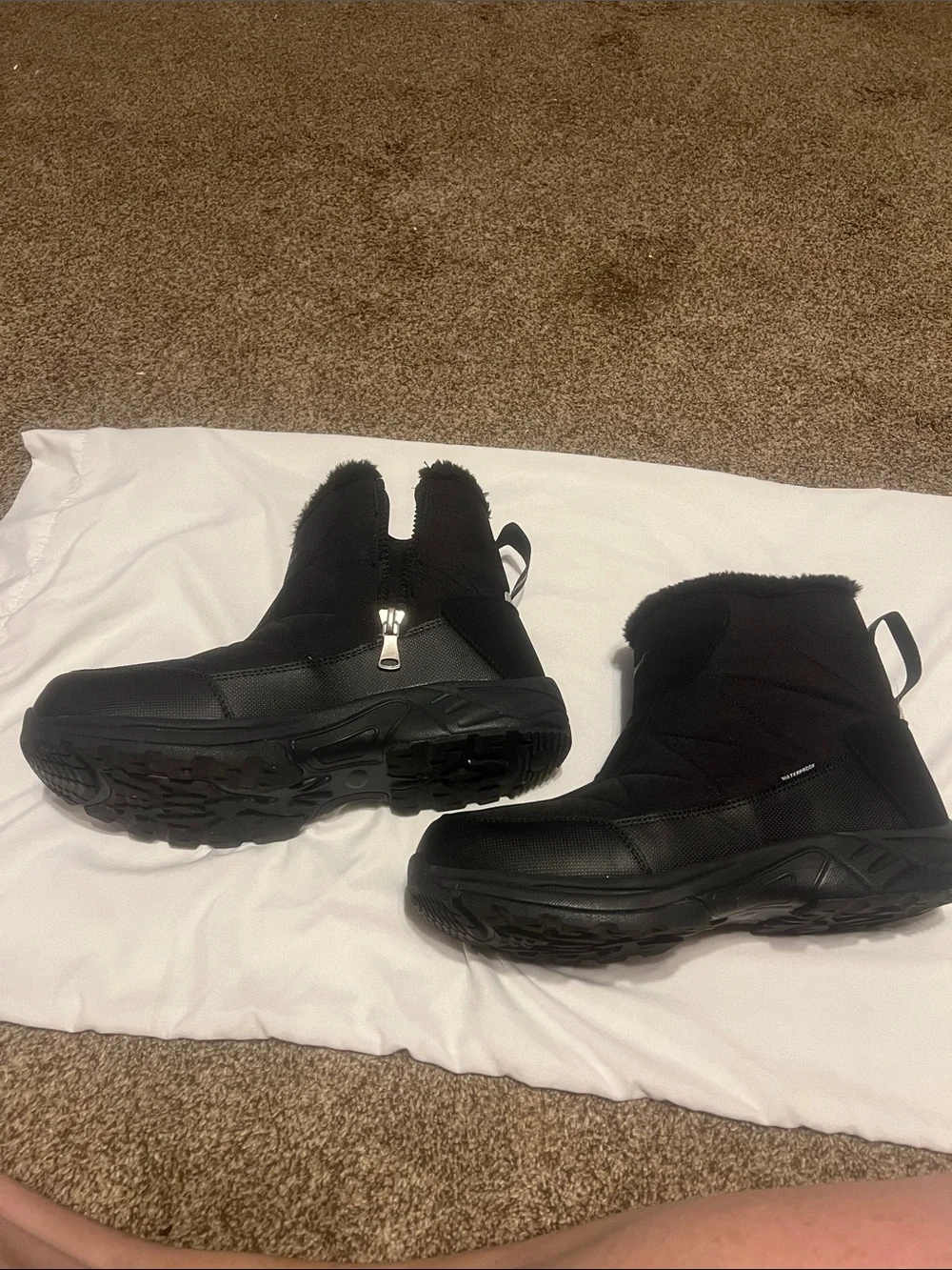 Silent Care mens black winter boots. Zip closure. Super warm. Waterproof